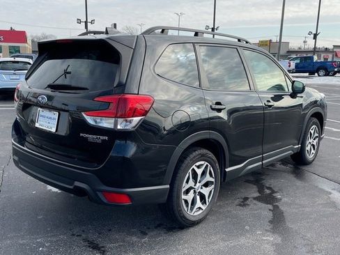Used 2023 Subaru Forester Premium image 14