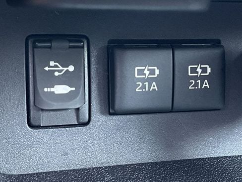 Used 2018 Toyota Highlander XLE FWD image 20