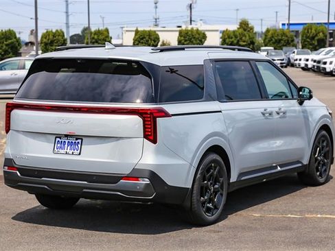 New 2025 Kia Carnival SX Prestige image 9