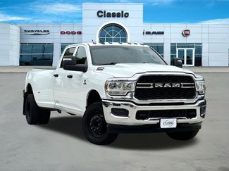 Used 2024 RAM 3500 Tradesman w/ Chrome Appearance Group AWD/4WD video 1