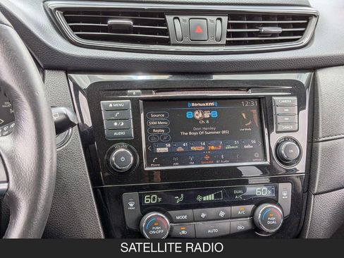 Used 2020 Nissan Rogue SV FWD image 26