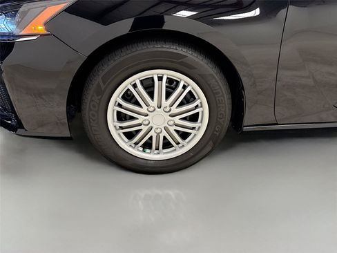 Used 2025 Nissan Altima 2.5 S FWD image 27
