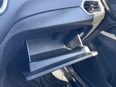 Used 2019 Chevrolet Equinox LT AWD/4WD image 40
