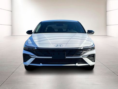 Certified 2025 Hyundai Elantra Sport image 12
