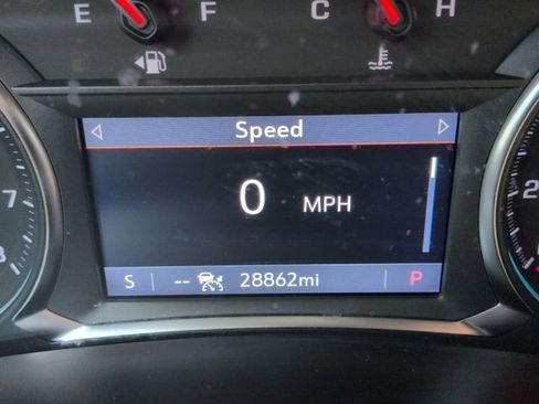 Used 2023 Chevrolet Equinox Premier image 14