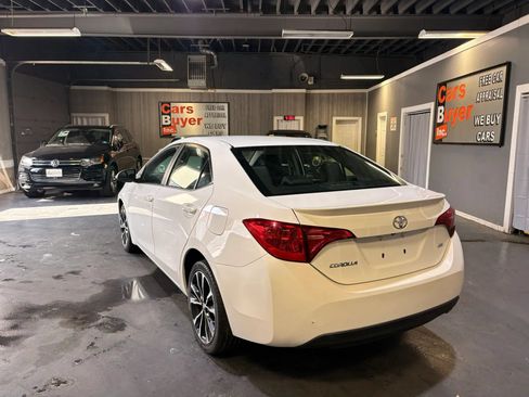 Used 2018 Toyota Corolla SE FWD image 4