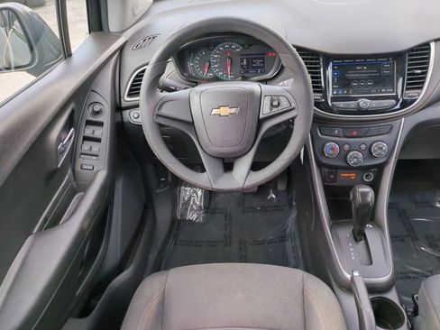 Used 2019 Chevrolet Trax LS FWD image 17