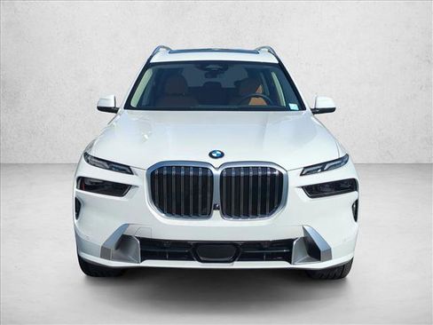 Used 2026 BMW X7 xDrive40i AWD/4WD image 6