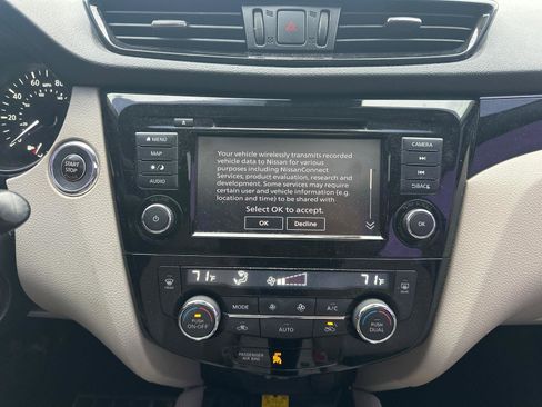 Used 2019 Nissan Rogue Sport SL w/ Premium Package image 6