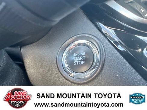 Used 2018 Toyota C-HR XLE FWD image 17