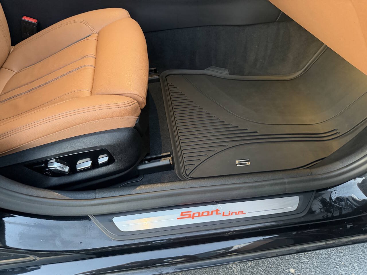 Used 2020 BMW 530i w/ Convenience Package RWD image 42