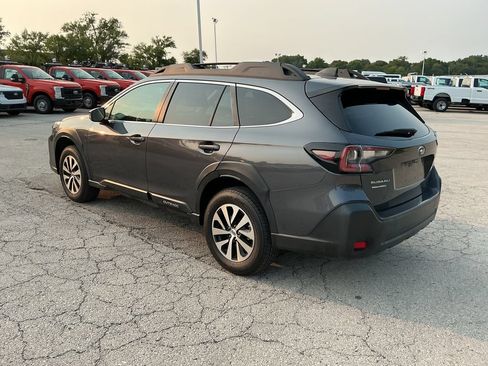 Used 2024 Subaru Outback Premium AWD/4WD image 3