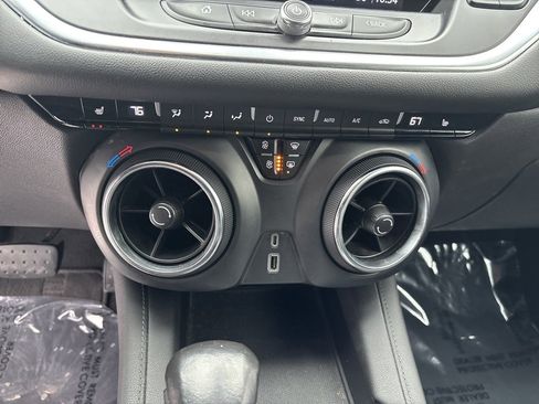 Used 2019 Chevrolet Blazer LT w/ Sound & Technology Package image 16