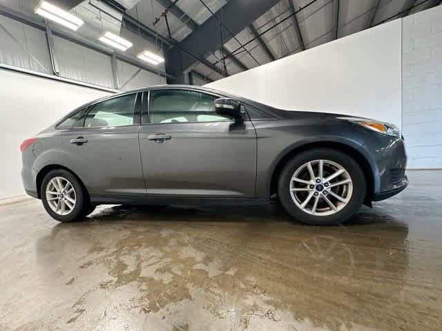 Used 2017 Ford Focus SE FWD image 3