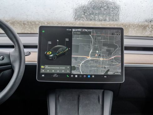 Used 2021 Tesla Model Y Long Range image 25