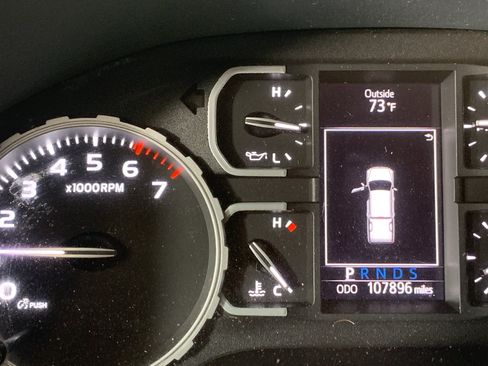 Used 2018 Toyota Tundra SR5 w/ SR5 Upgrade Package image 23