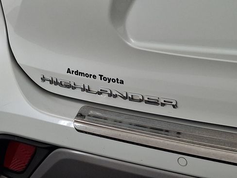 Used 2022 Toyota Highlander Platinum AWD/4WD image 24