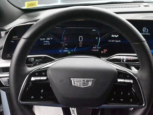 Used 2025 Cadillac Lyriq Sport AWD/4WD image 9
