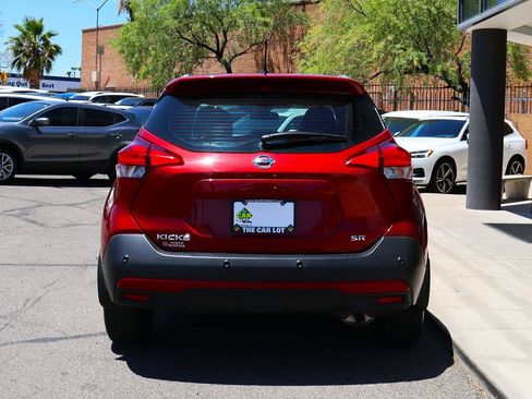 Used 2020 Nissan Kicks SR w/ SR Premium Package FWD image 11