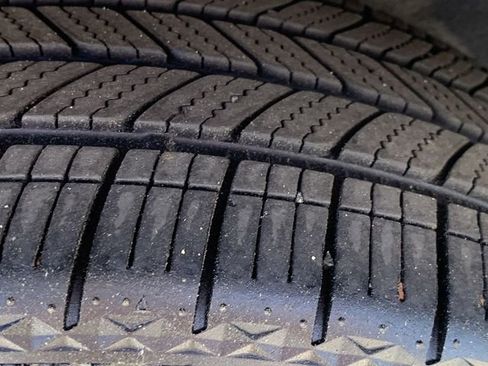 Used 2023 Tesla Model Y Long Range AWD/4WD image 31