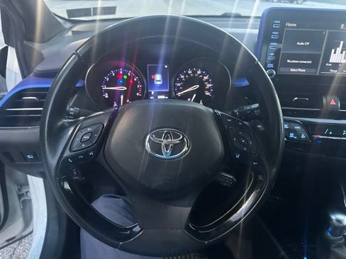 Used 2020 Toyota C-HR XLE FWD image 14
