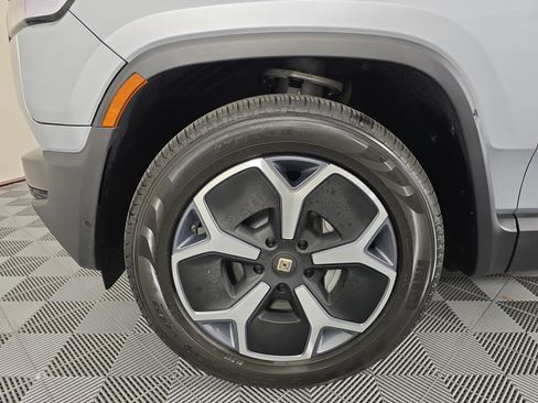 Used 2024 Rivian R1T Adventure Dual AWD/4WD image 9
