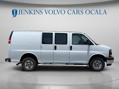Used 2024 GMC Savana 2500 w/ Driver Convenience Package RWD image 2
