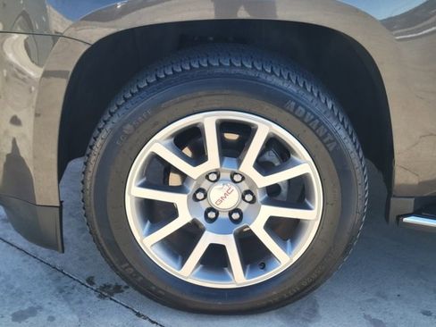 Used 2019 GMC Yukon XL Denali w/ Open Road Package image 17