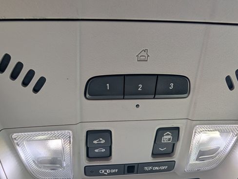 Used 2019 Chevrolet Equinox LT w/ Sun & Navigation Package image 23