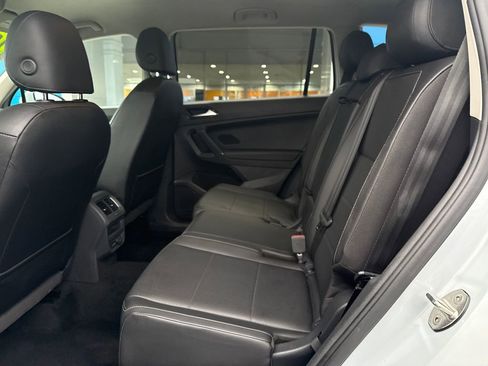 Used 2018 Volkswagen Tiguan SE image 28