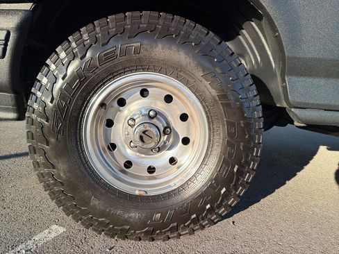 Used 1996 Ford Bronco XLT image 16