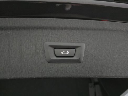 Used 2024 BMW iX xDrive50 AWD/4WD image 16