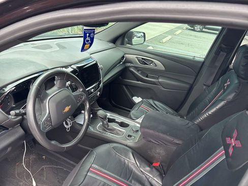 Used 2022 Chevrolet Traverse LT FWD image 16