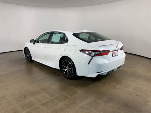 Used 2023 Toyota Camry SE image 32