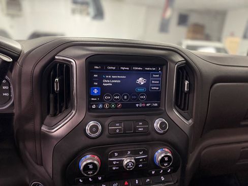 Used 2022 GMC Sierra 3500 Denali w/ Denali Ultimate Package AWD/4WD image 25