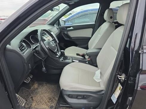 Used 2021 Volkswagen Tiguan SE R-Line FWD image 5