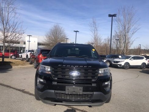 Used 2016 Ford Explorer Sport w/ Equipment Group 401A image 2