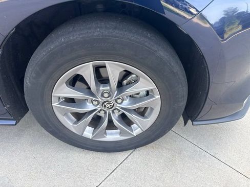 Used 2024 Toyota Sienna XLE w/ XLE Plus Package AWD/4WD image 9