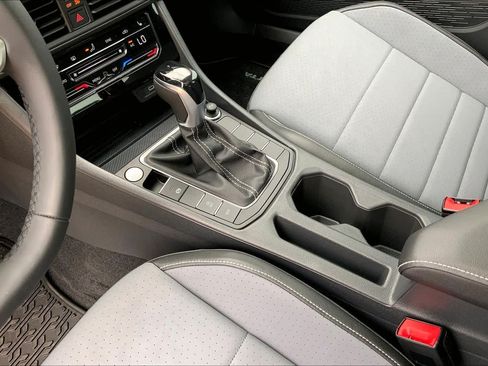 New 2026 Volkswagen Jetta SE FWD image 7