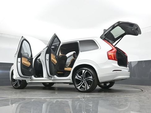 Used 2024 Volvo XC90 B6 Ultimate w/ Protection Package Premier AWD/4WD image 57