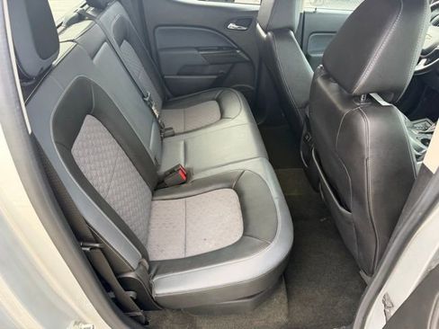 Used 2015 Chevrolet Colorado Z71 AWD/4WD image 39