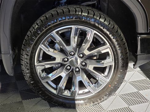 Used 2025 GMC Sierra 1500 Denali w/ Denali Reserve Package image 9