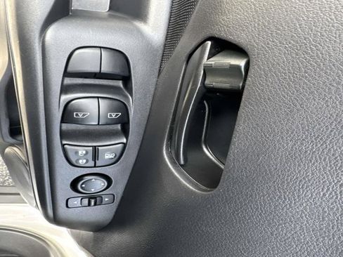 Used 2024 Nissan Kicks S image 8