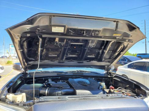 Used 2017 Toyota Tacoma TRD Sport w/ Tow Package image 48