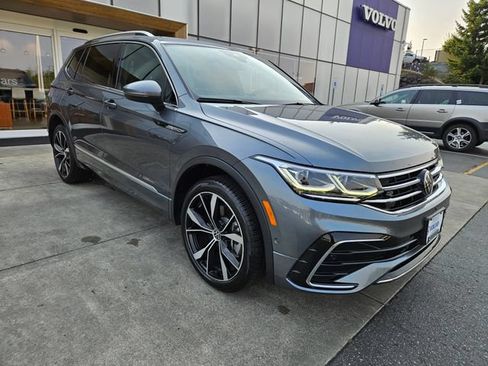 Used 2023 Volkswagen Tiguan SEL R-Line AWD/4WD image 3