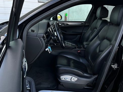 Used 2017 Porsche Macan S image 10