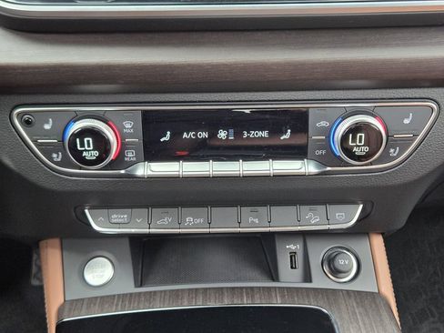 Certified 2025 Audi Q5 e Premium Plus AWD/4WD image 24