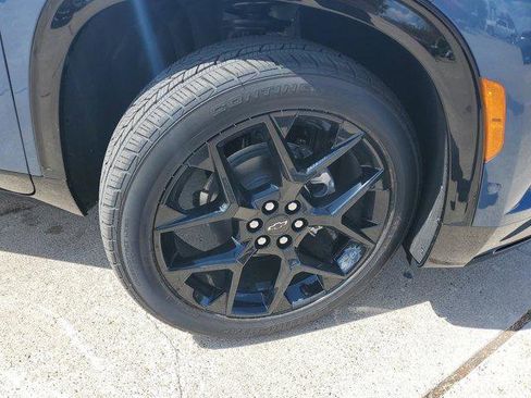New 2026 Chevrolet Traverse RS w/ LPO, Floor Liner Package FWD image 8