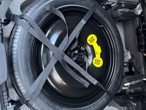 Used 2023 Volvo XC60 B5 Ultimate w/ Climate Package image 39