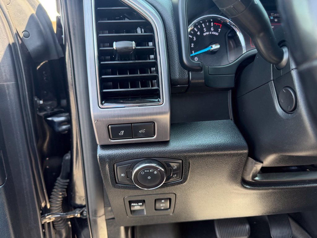 Used 2019 Ford Expedition Platinum AWD/4WD image 28